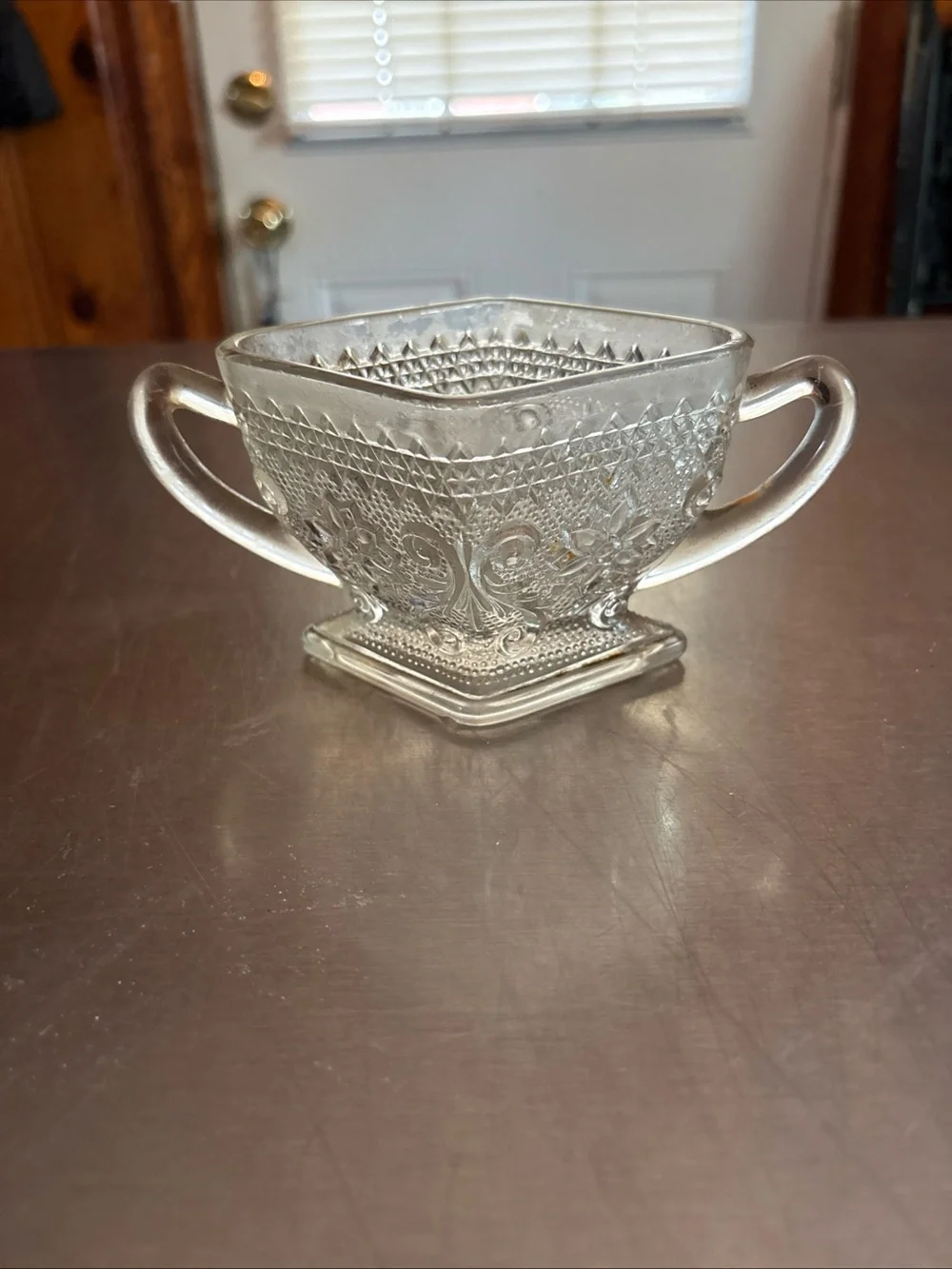 Vintage Indiana Glass Co. “Sandwich” pattern open sugar bowl Pre Owned